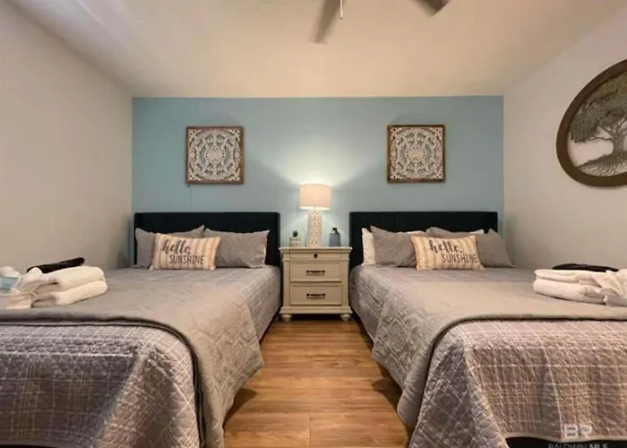 Access Pet Friendly Sleeps 6 Hangout Nearby * Gulf Shores