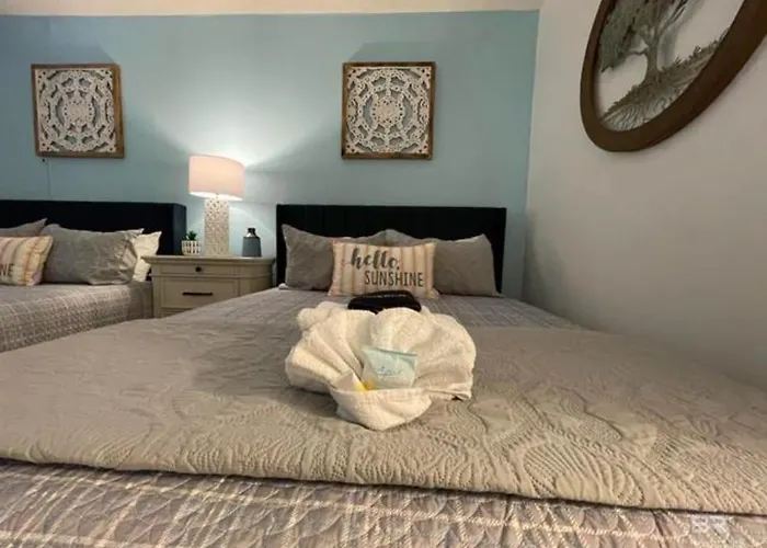 Access Pet Friendly Sleeps 6 Hangout Nearby Apartment